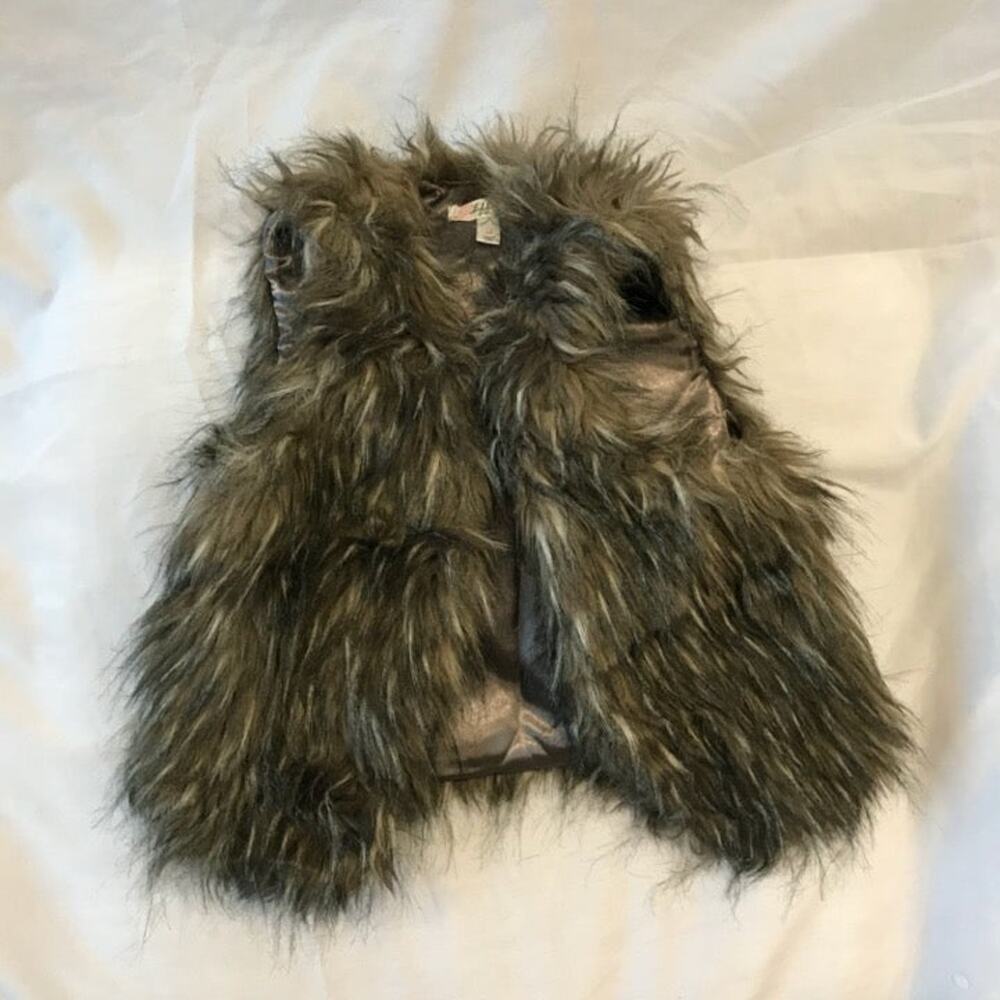 Girl's Fur-Like Vest